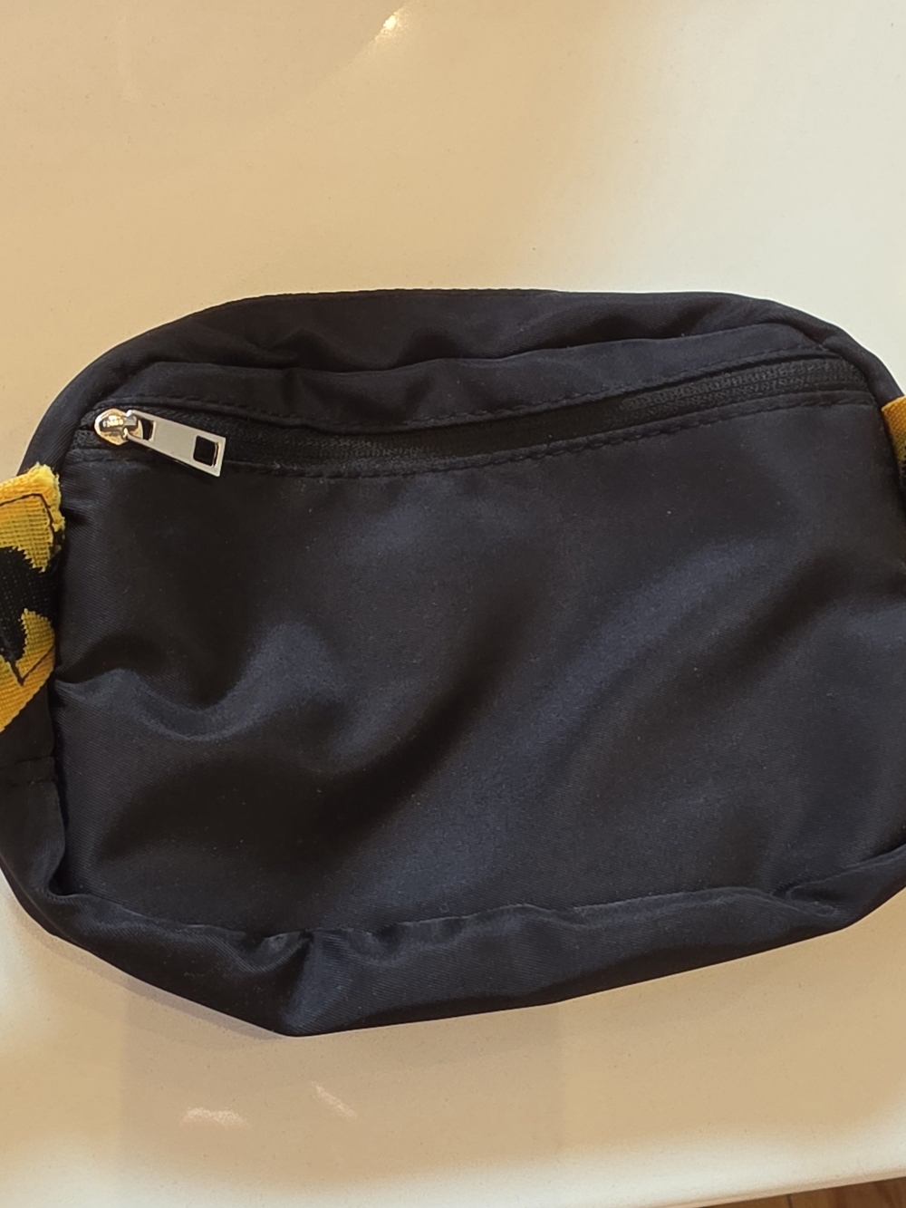 Peanuts Snoopy Belt/Crossbody Bag with Yellow Zigzag Strap - Picture 11 of 11